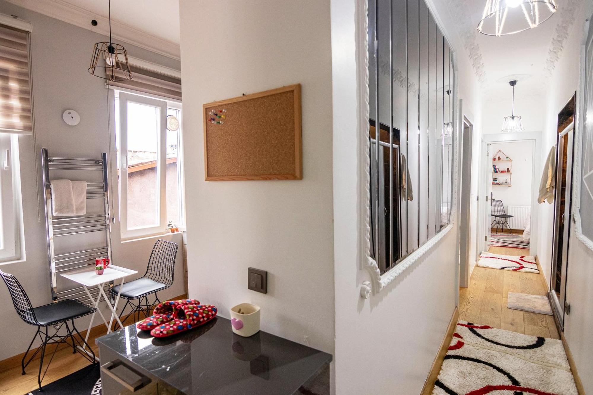 Taksim Roya -center Of The Apartment *